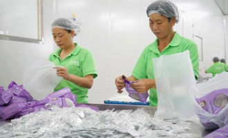 零食企業(yè)與時間賽跑贏取“新鮮度”，自建基地供應(yīng)堅果